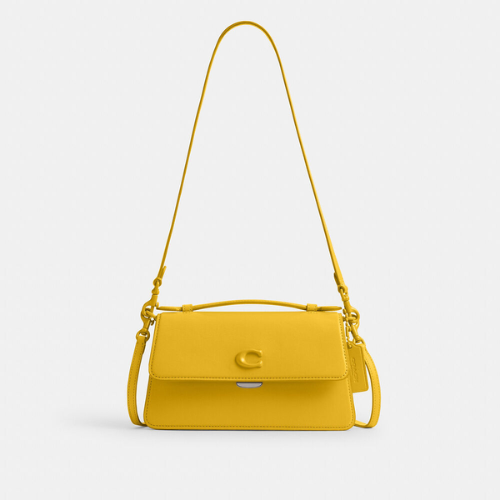 Discover Timeless Elegance with Coach: A Journey Through Iconic Shoulder Bags 3 Untitled design 2024 08 09T115854.426